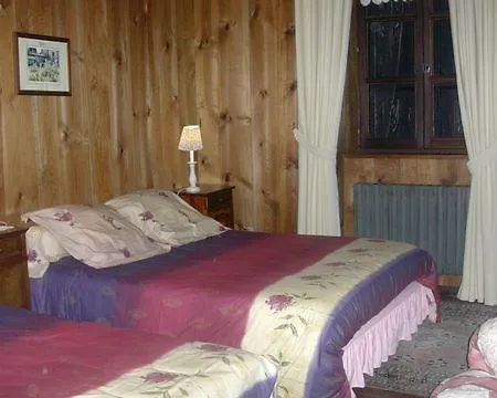 Chambres D'hotes La Jacquerolle Bed and Breakfast La Chaise-Dieu